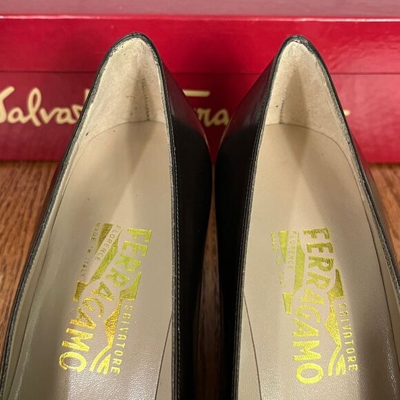 Salvatore Ferragamo 7.5 B 2-Tone Bronze & Black Patent Leather heels new - Picture 7 of 13